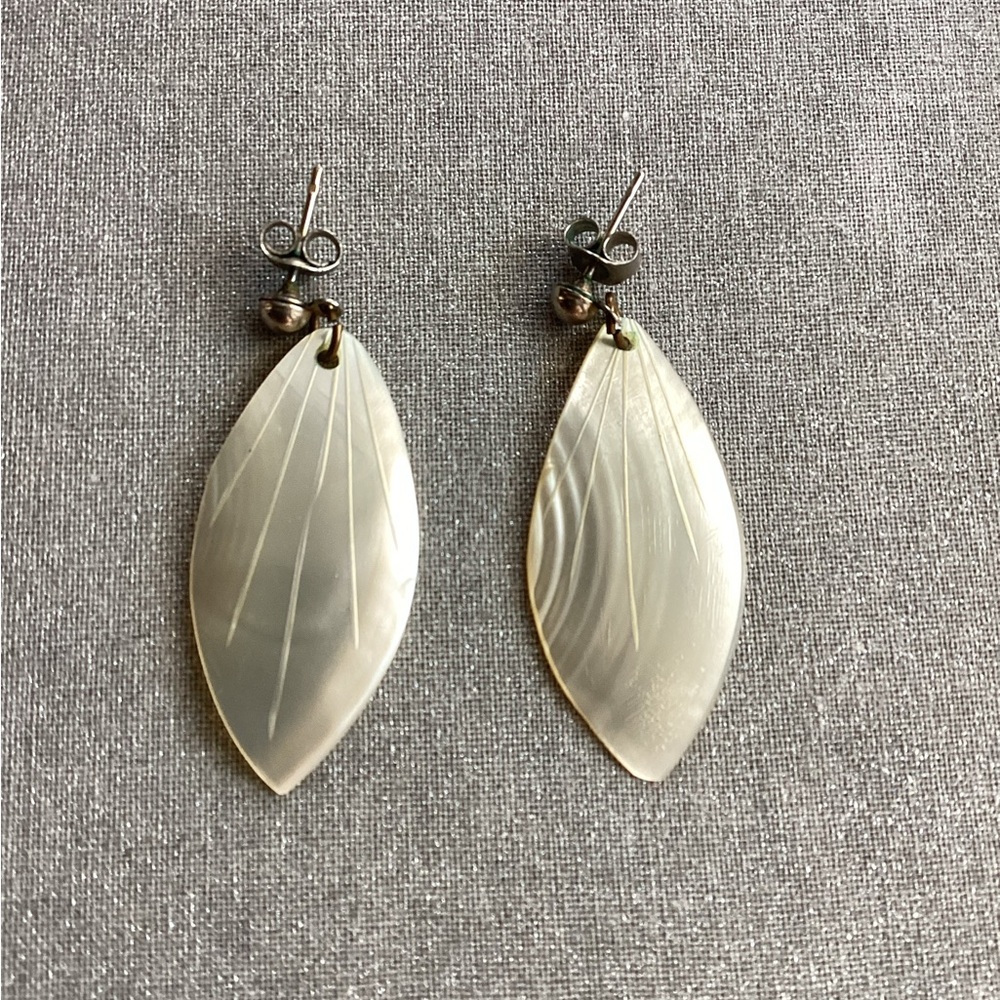 Cream Dangly Earrings